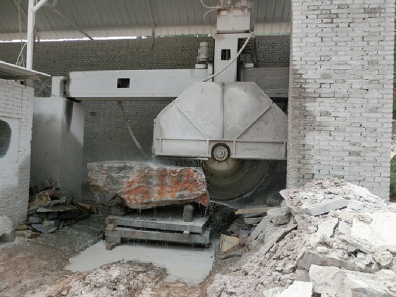 四川瀘州橋式切石機(jī)客戶現(xiàn)場(chǎng)