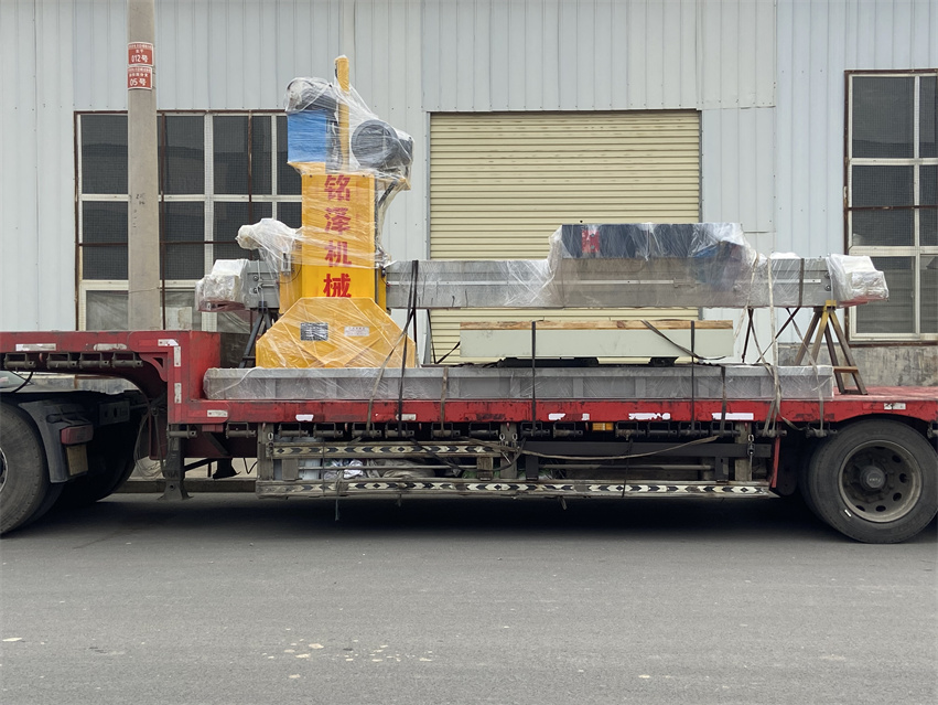 紅外線(xiàn)發(fā)貨現(xiàn)場(chǎng)